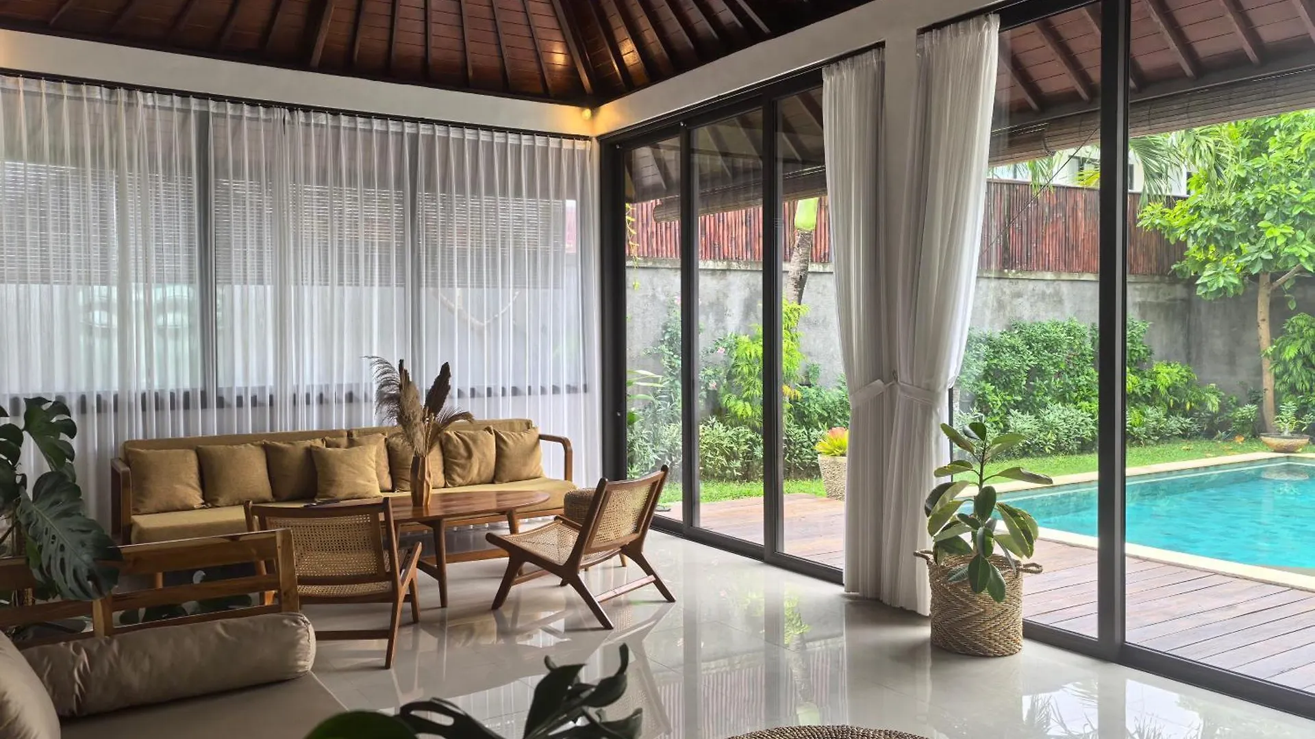 Villa Veyla Seminyak 10 Mins Walk To Beach