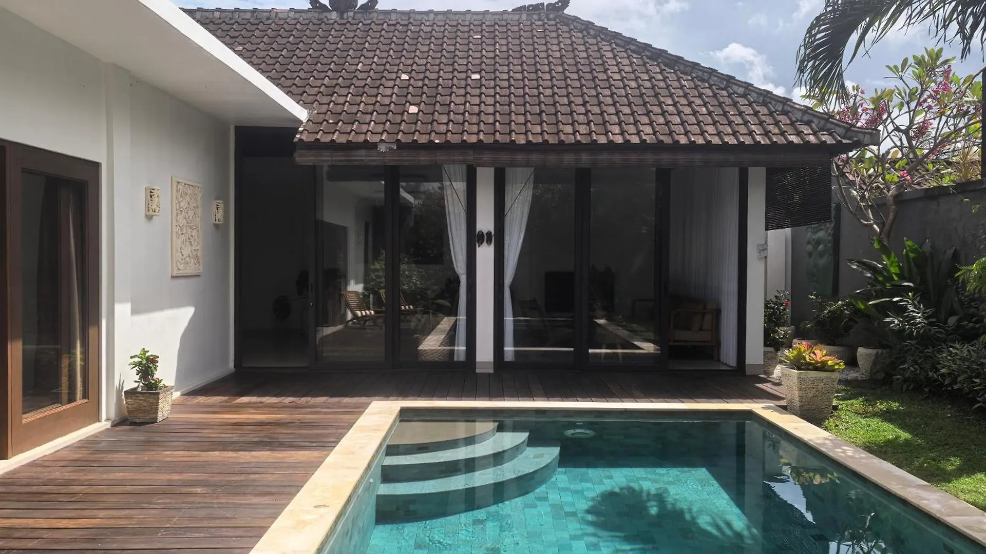 Villa Veyla Seminyak 10 Mins Walk To Beach