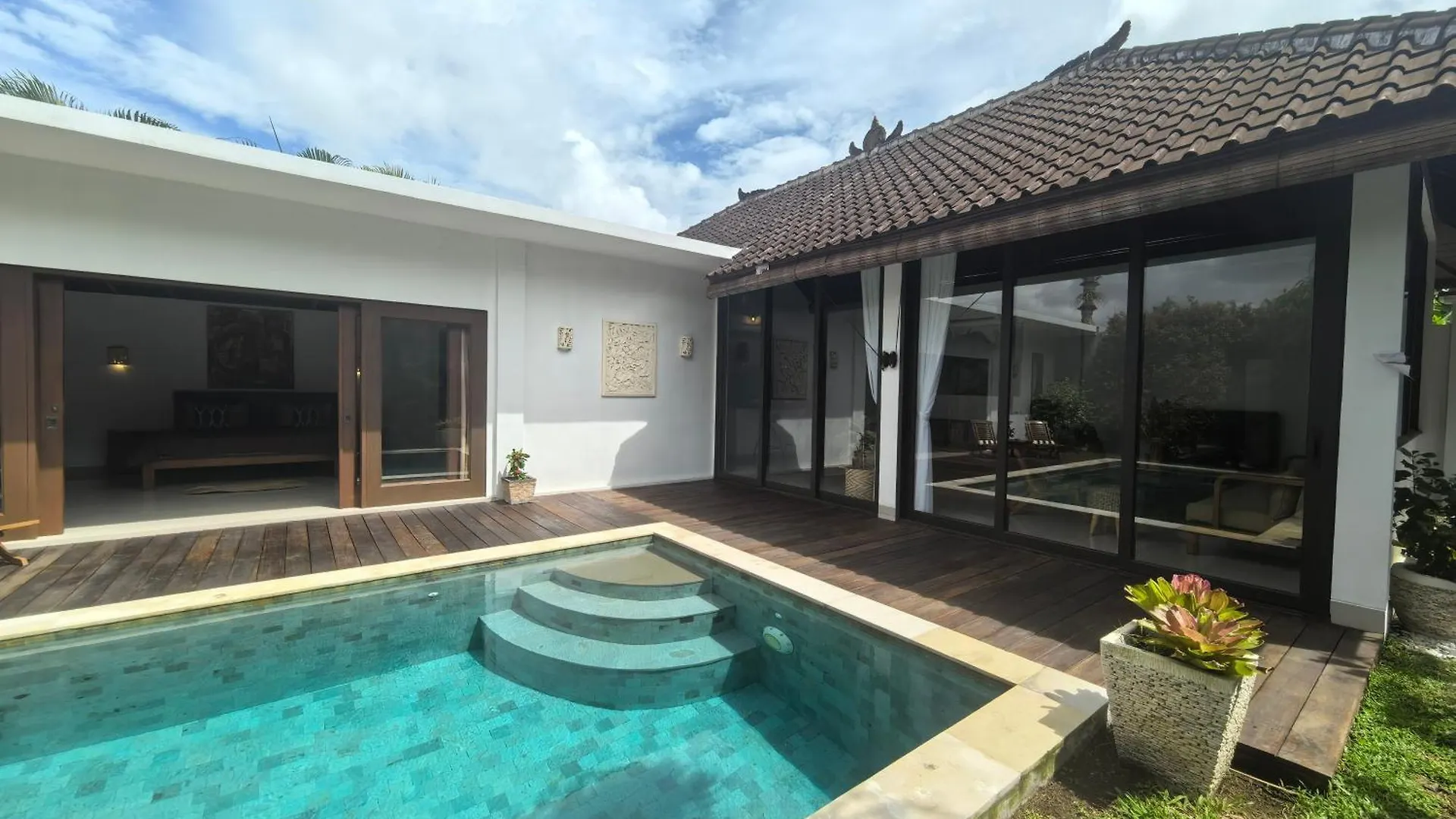Villa Veyla Seminyak 10 Mins Walk To Beach