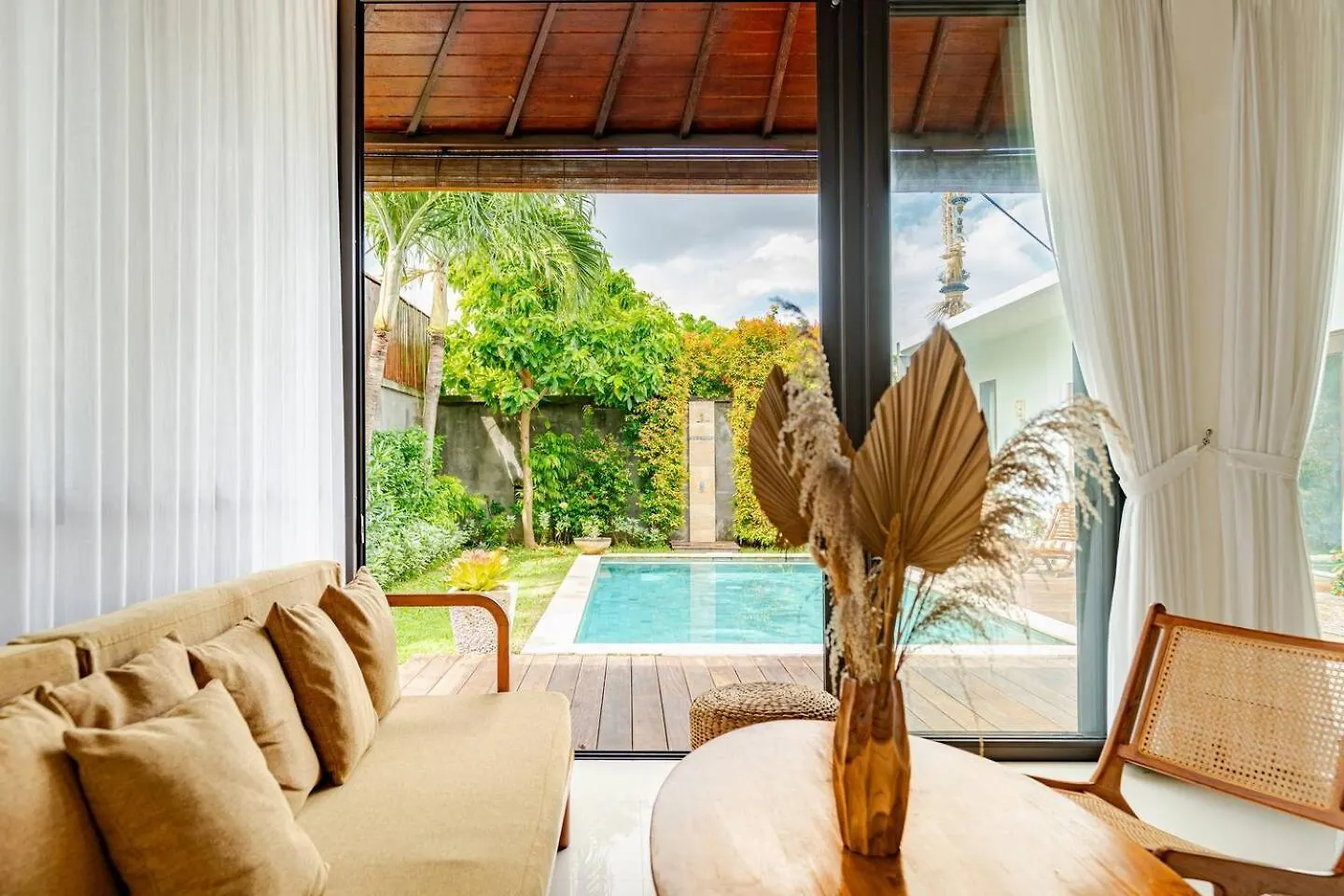Villa Veyla Seminyak 10 Mins Walk To Beach